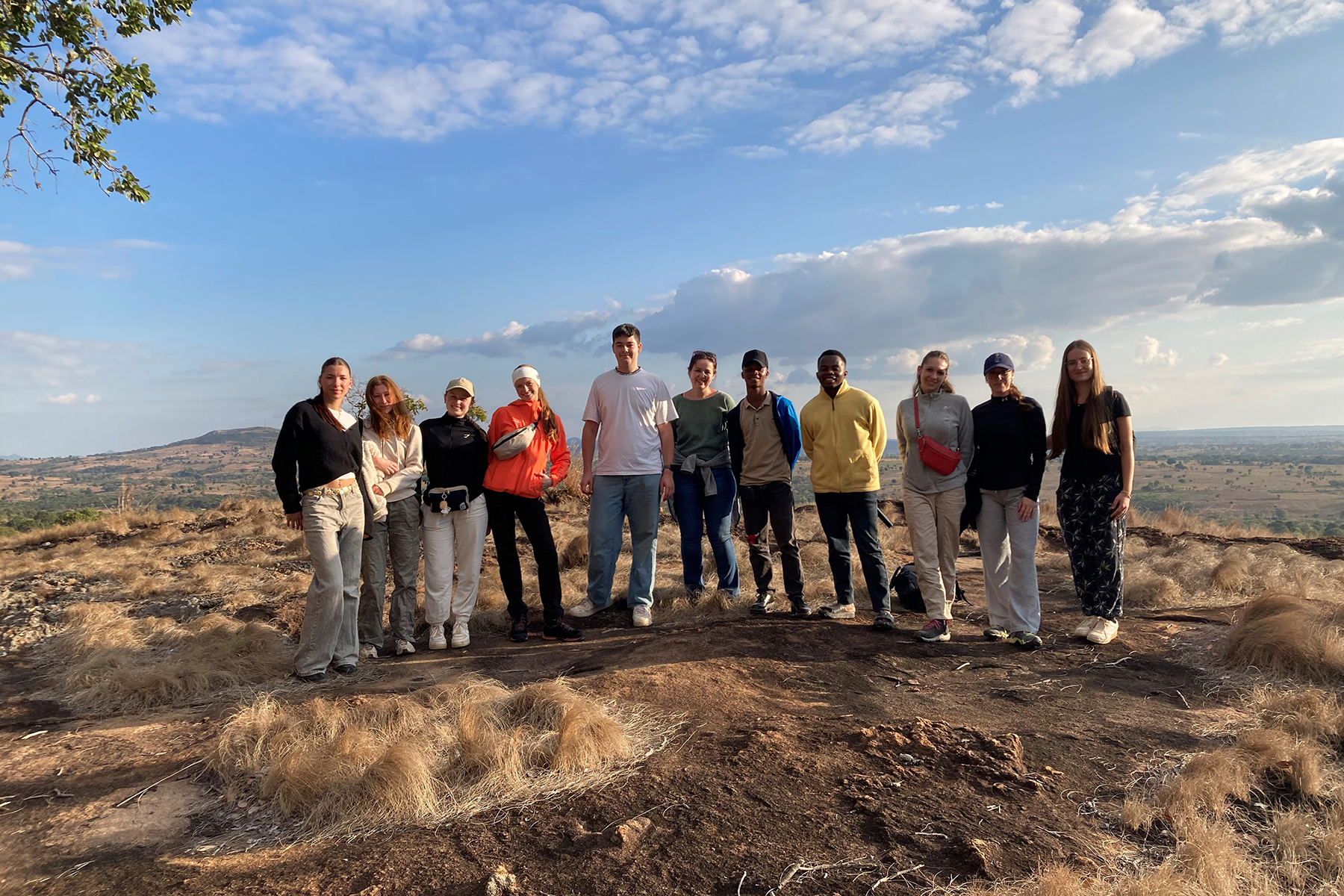 Gemeinsames Gruppenfoto zur Erinnerung an eine bewegende Reise