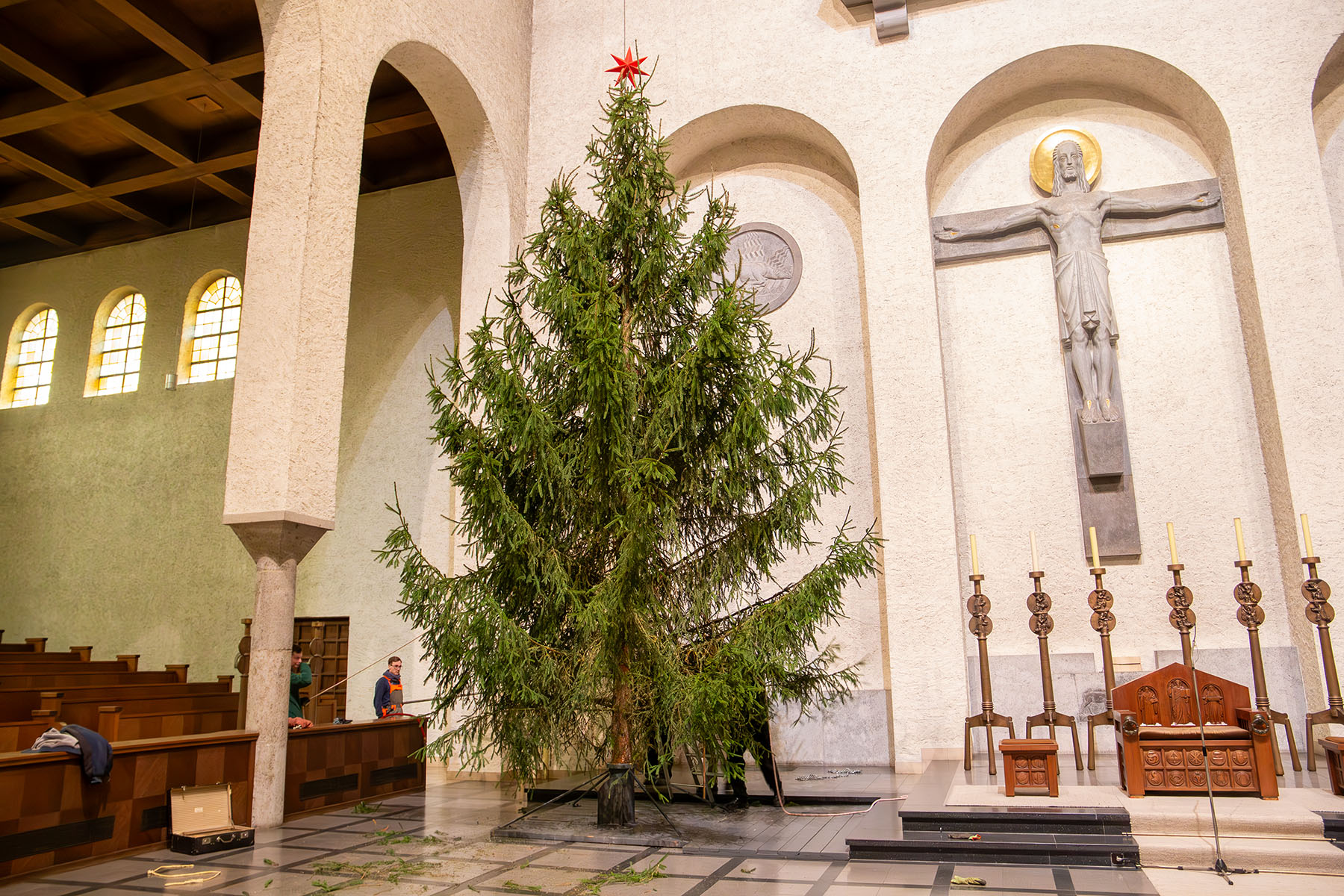 Der Christbaum in der Abteikirche