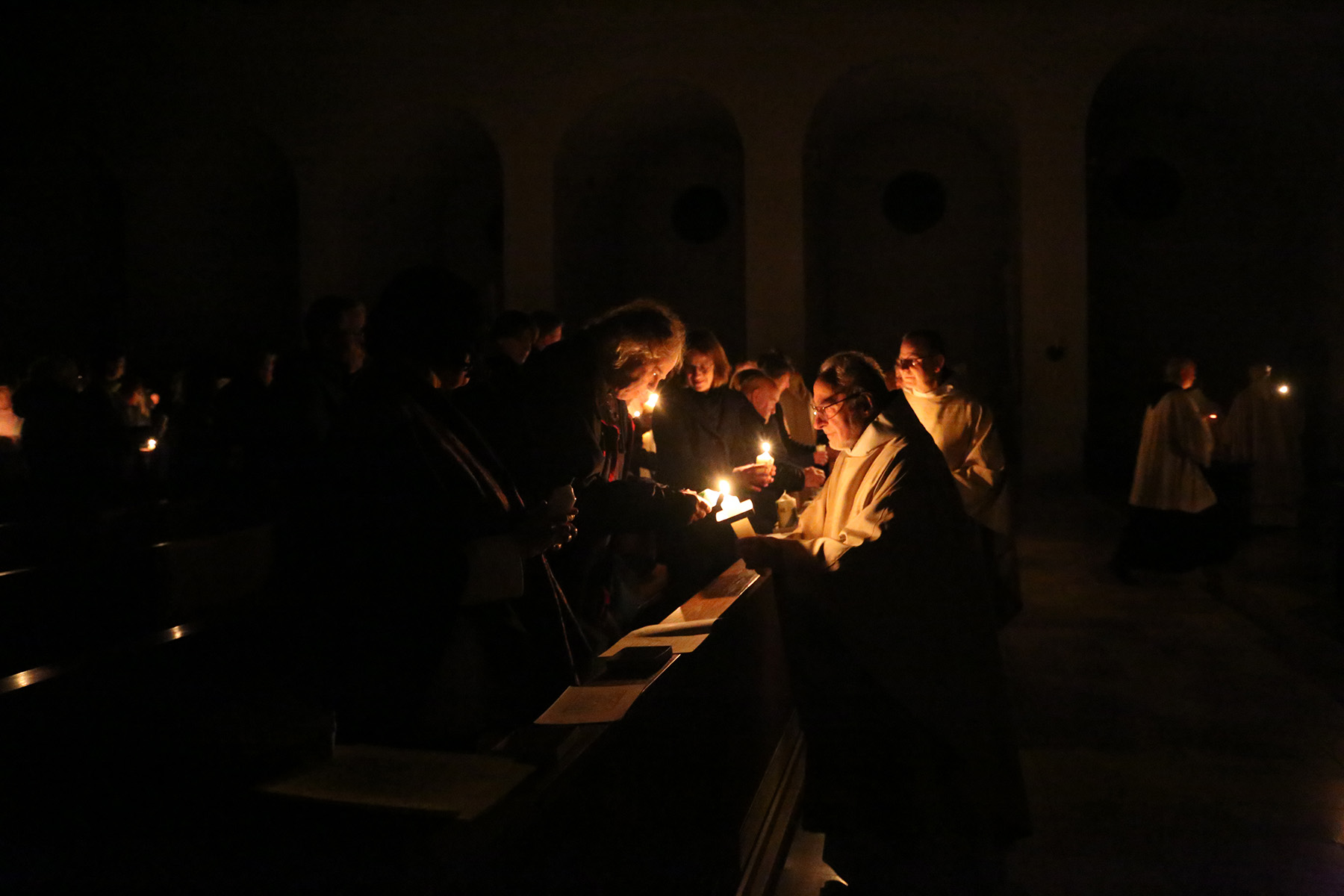 Mönch teilt Licht